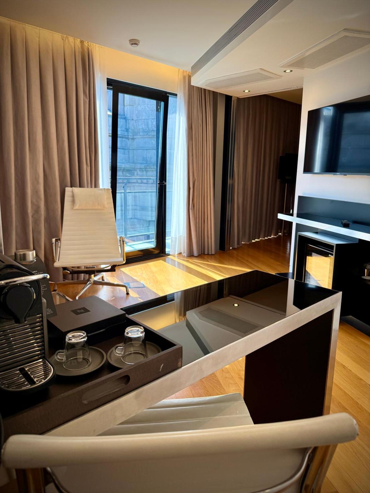 Hotel Inffinit Виго Экстерьер фото